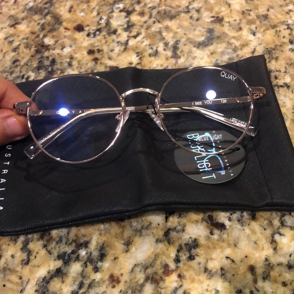 QUAY AUSTRALIA BLUE LIGHT ‘I SEE YOU’ glasses